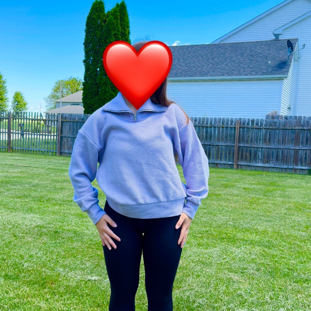 Zip pullover size:S/M New!!